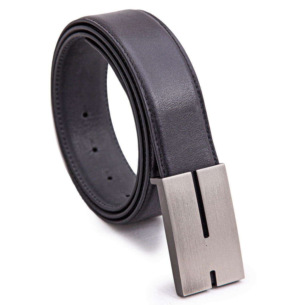 VIANNCHI. Men's belt in treated and durable leather, made in Spain, shiny  buckle, lightweight and smooth finishes, sizes from 95 cm to 135 cm,  includes gift box. - Black - 105 cm : : Fashion